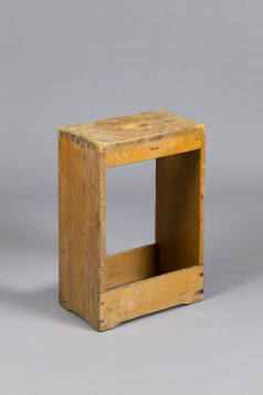 Hocker aus Holz