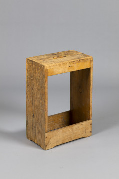 Hocker aus Holz