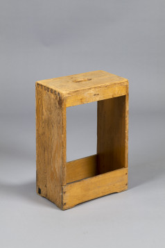 Hocker aus Holz